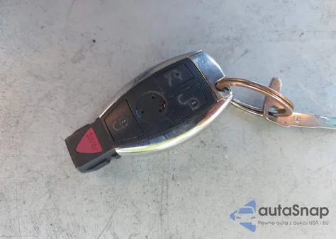 2005 Mercedes-Benz Clk 320 z USA, uszkodzony, nr VIN WDBTK65J85F149075